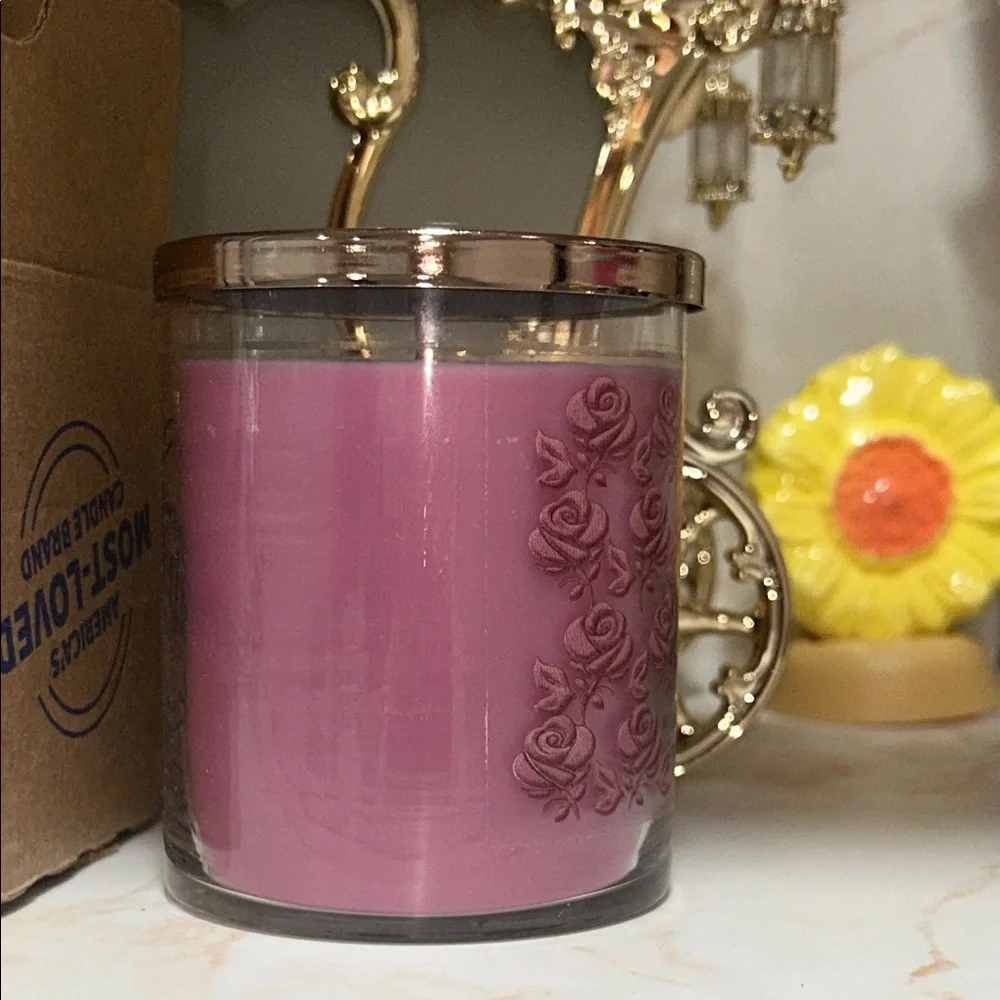 Bath and Body Works Inspire Love Rose + Vanilla Scented Candle.  8oz. New in Box - Picture 12 of 13